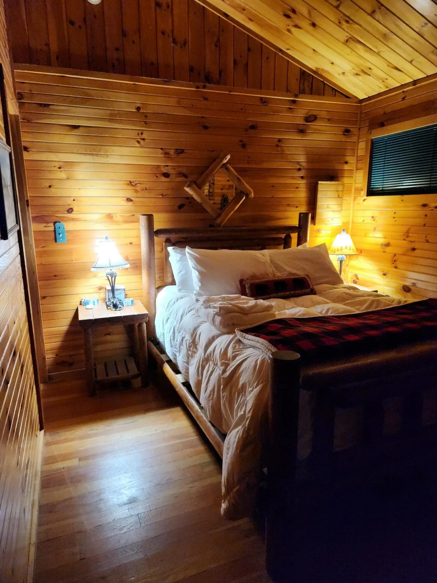 The bedroom at Colden Lodge